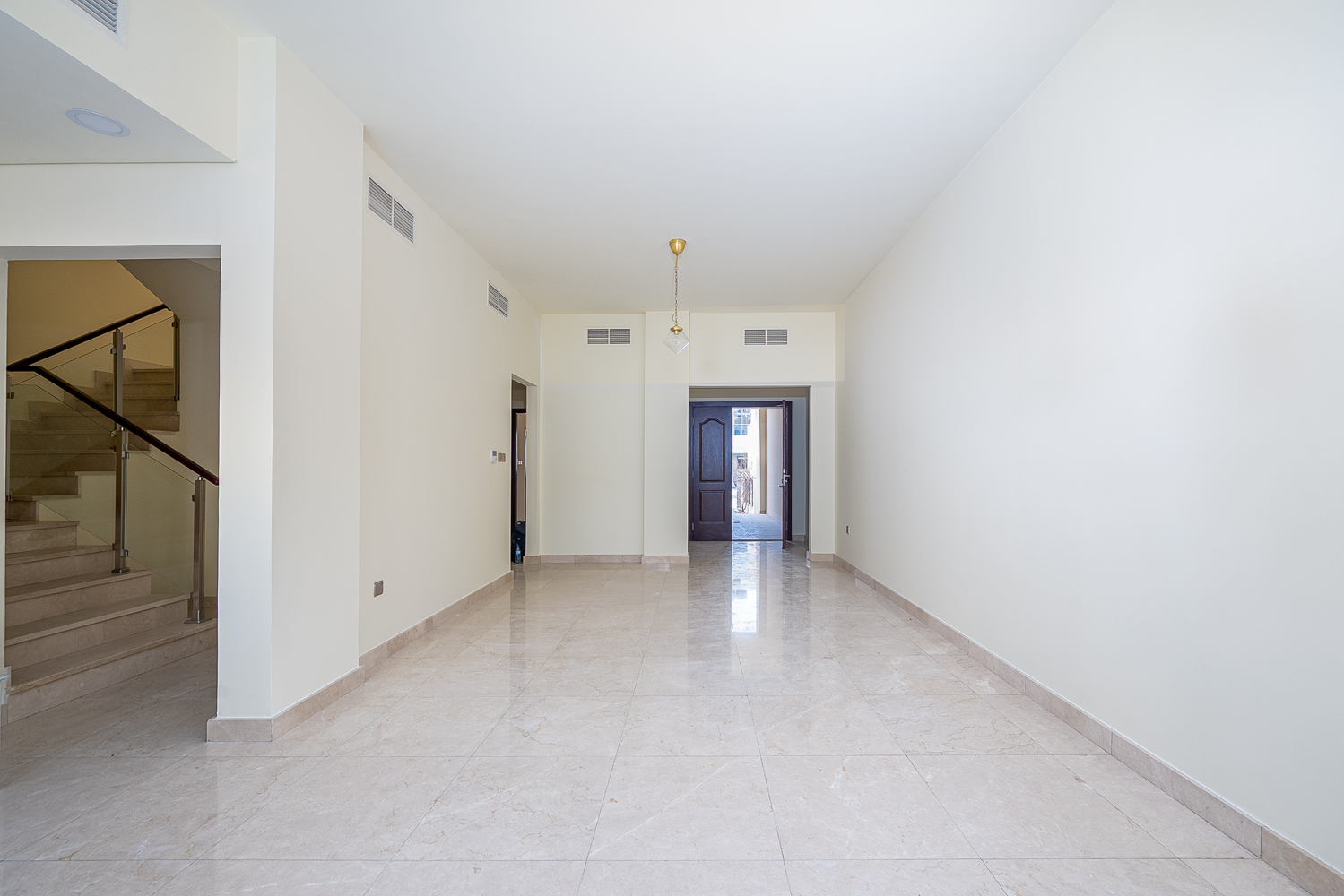 3 Bedrooms Townhouse in Polo Townhouses