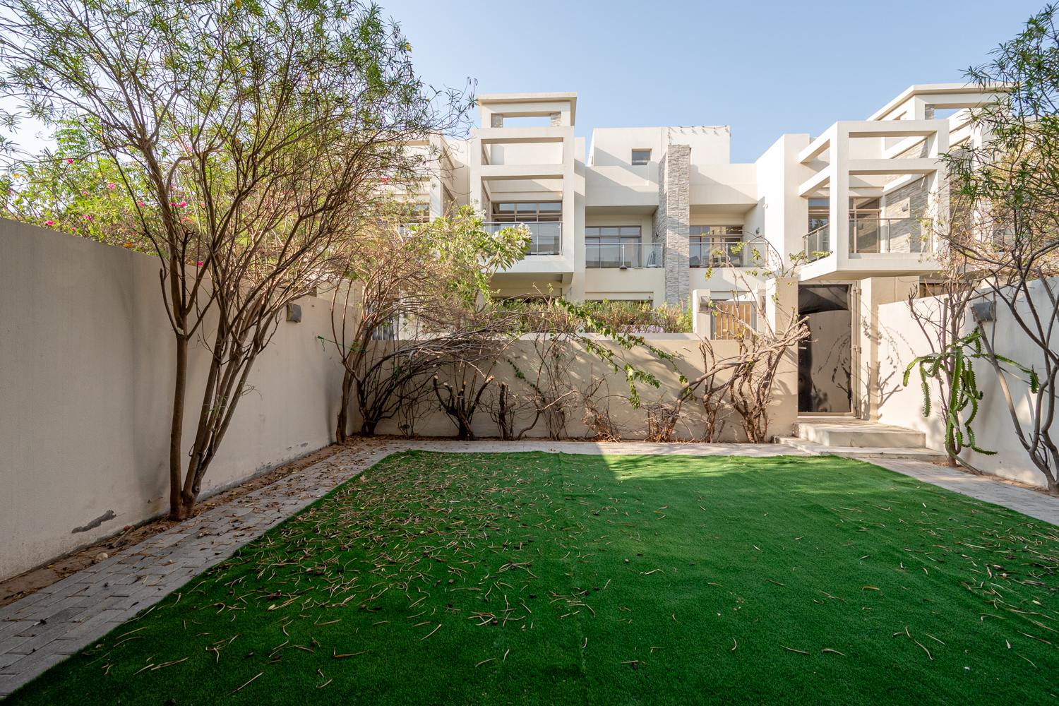 3 Bedrooms Townhouse in Polo Townhouses