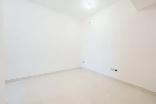 3 Bedrooms Apartment in Radiant Square