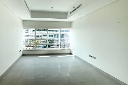 Vacant | Semi-open plan kitchen | Serene Living