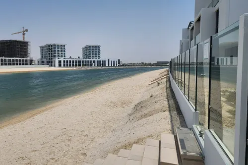 5 Bedrooms Villa in Sun Island