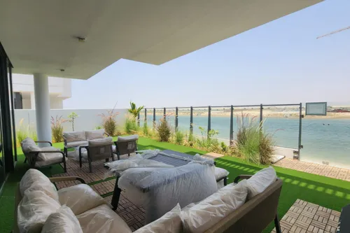 5 Bedrooms Villa in Sun Island