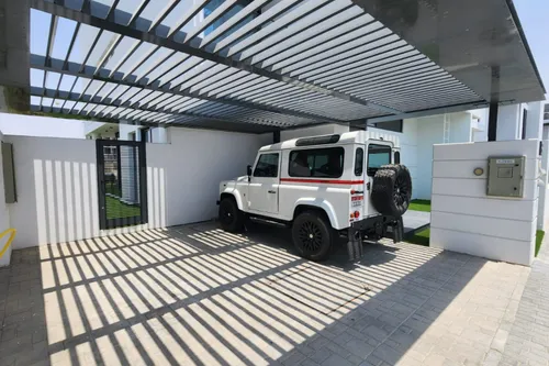 5 Bedrooms Villa in Sun Island