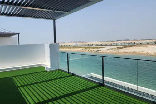 5 Bedrooms Villa in Sun Island