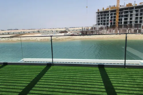 5 Bedrooms Villa in Sun Island