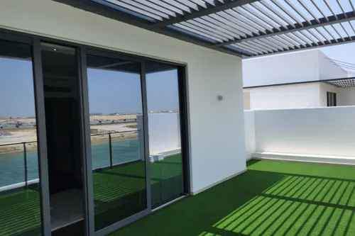 5 Bedrooms Villa in Sun Island