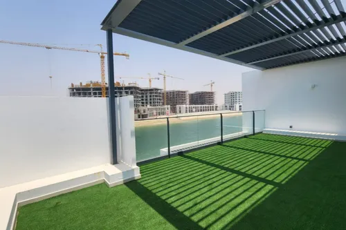 5 Bedrooms Villa in Sun Island