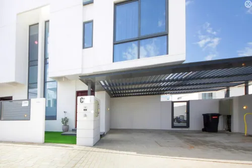 4 Bedrooms Villa in Sun Island