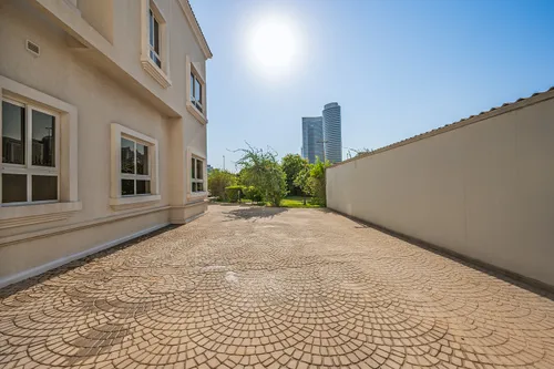 7 Bedrooms Villa in Al Barsha 3 Villas