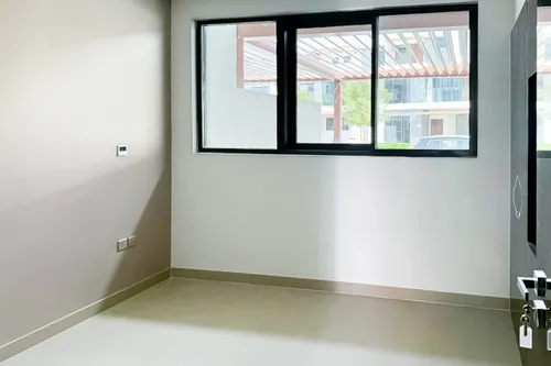 4 Bedrooms Townhouse in Silver Springs 3