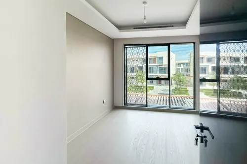 4 Bedrooms Townhouse in Silver Springs 3