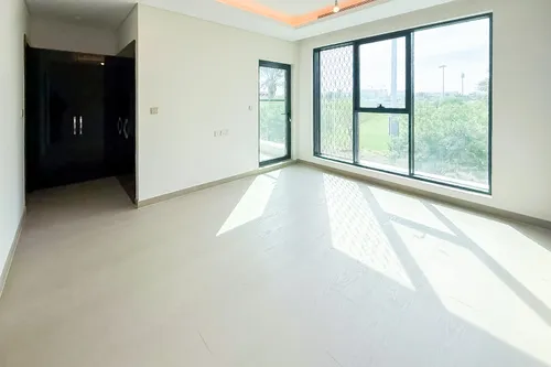 4 Bedrooms Townhouse in Silver Springs 3