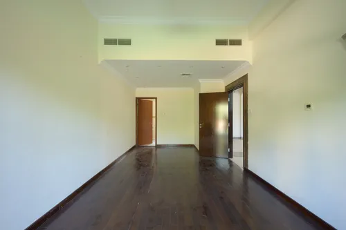 4 Bedrooms Villa in Garden Hall