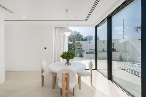 5 Bedrooms Villa in Decora Villas