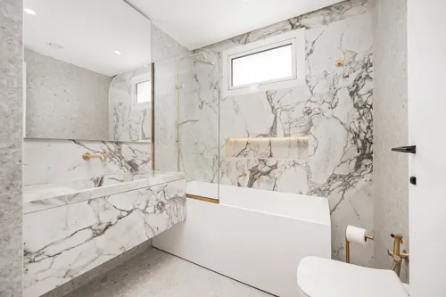 5 Bedrooms Villa in Decora Villas