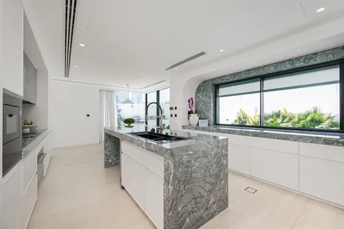 5 Bedrooms Villa in Decora Villas