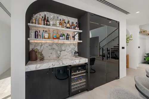 5 Bedrooms Villa in Decora Villas