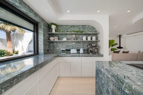 5 Bedrooms Villa in Decora Villas