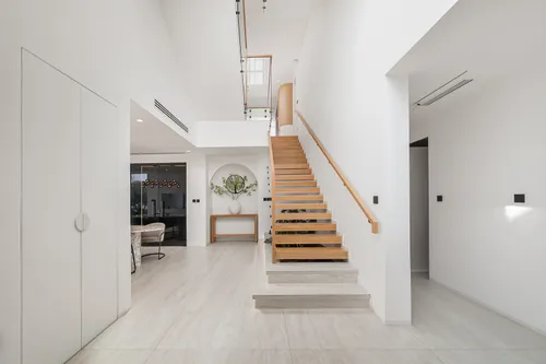 5 Bedrooms Villa in Decora Villas