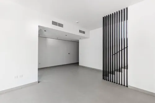 3 Bedrooms Townhouse in Sendian