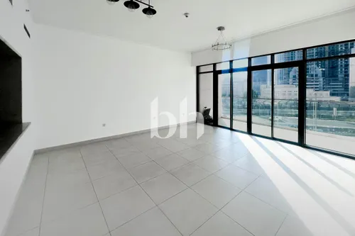 | Vacant | Spacious | Mid Floor | Skyline View |