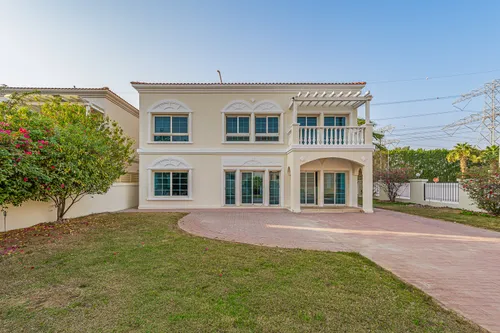 4 Bedrooms Villa in Mediterranean Villas