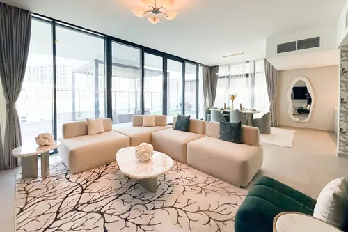 5 Bedrooms Villa in Sun Island