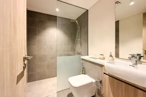 5 Bedrooms Villa in Sun Island