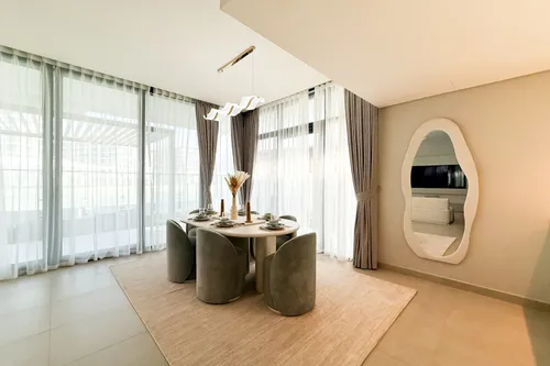 5 Bedrooms Villa in Sun Island