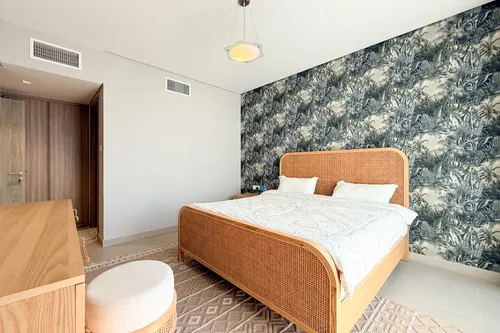 5 Bedrooms Villa in Sun Island