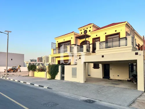 Private Pool | 5 Bedrooms | Spacious | Custom Made