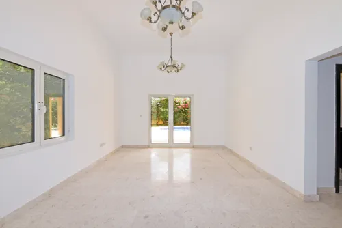 5 Bedrooms Villa in Centro Courtyard 6