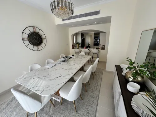 5 Bedrooms Villa in Meadows 2