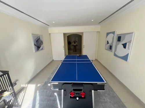 5 Bedrooms Villa in Meadows 2