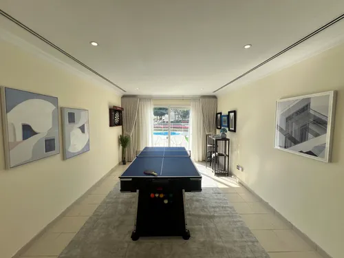 5 Bedrooms Villa in Meadows 2