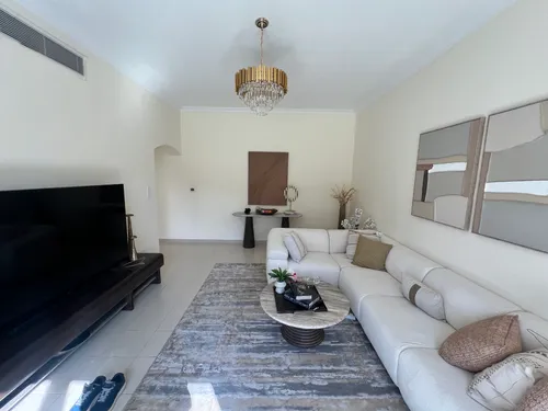 5 Bedrooms Villa in Meadows 2