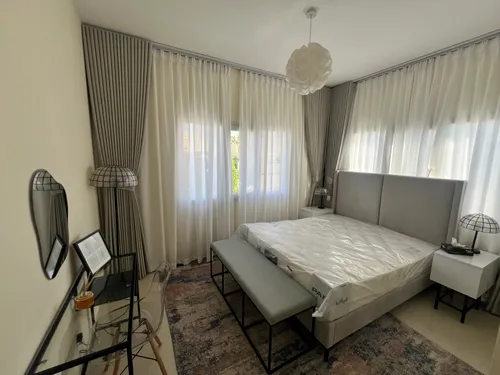 5 Bedrooms Villa in Meadows 2