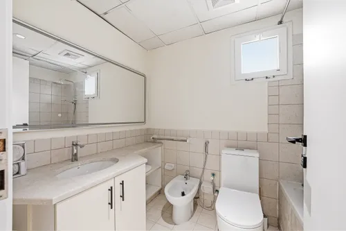 5 Bedrooms Villa in Meadows 2