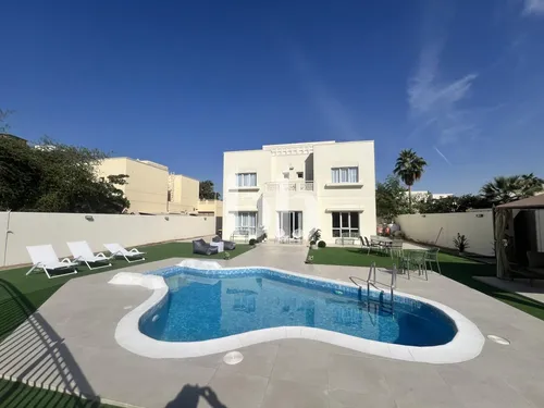 Furnished | Lake View | Upgraded | Large Plot