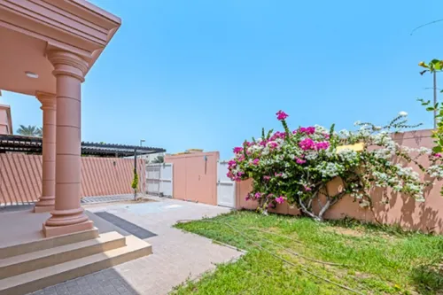 3 Bedrooms Villa in Umm Suqeim 3 Villas