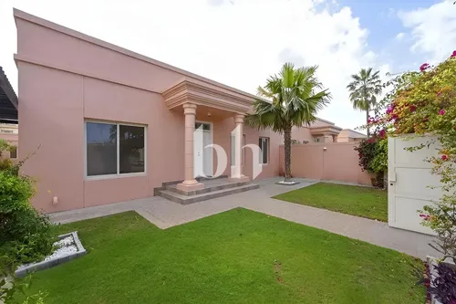 Well-Maintained 3BR Villa | Private Garden |Vacant