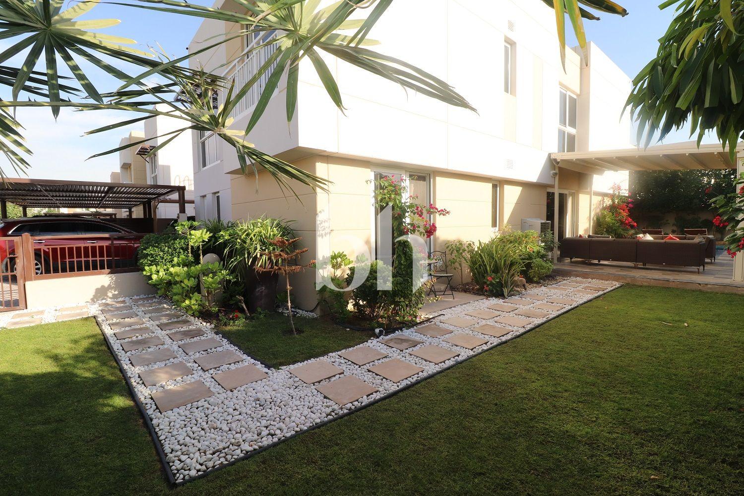 Corner Villa | Private Pool | Large Plot