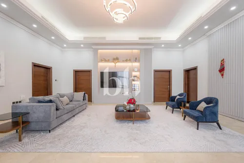 Luxury 4BR Villa | Pool+Lift | Freehold for Arabs