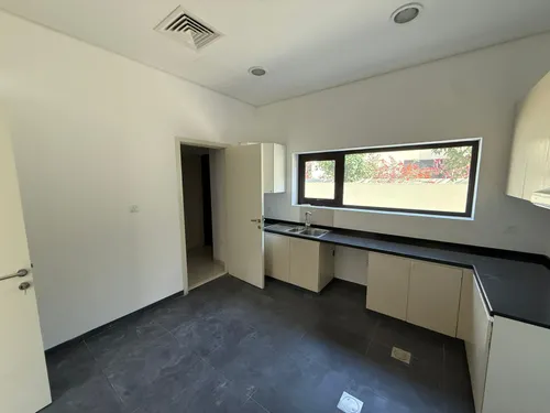 5 Bedrooms Villa in Silver Springs 1