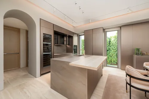 4 Bedrooms Villa in Garden Hall