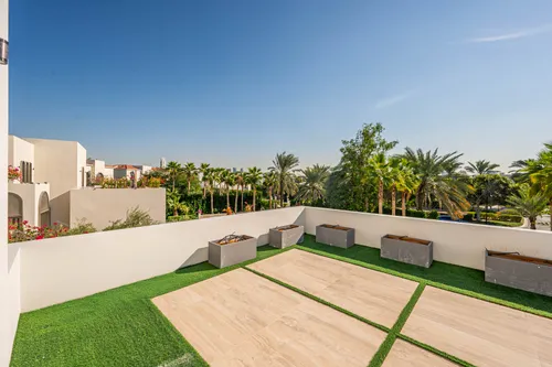 4 Bedrooms Villa in Garden Hall