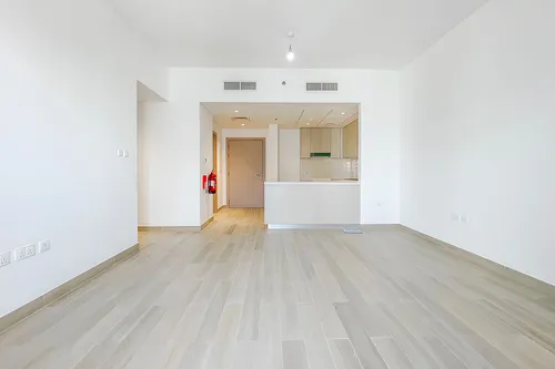 2 Bedrooms Apartment in Waters Edge