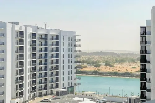 2 Bedrooms Apartment in Waters Edge