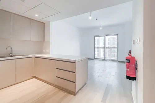 2 Bedrooms Apartment in Waters Edge