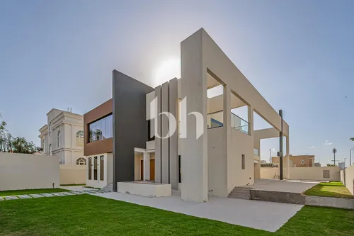 Spacious 4BR Villa | Large Plot | Private Majlis